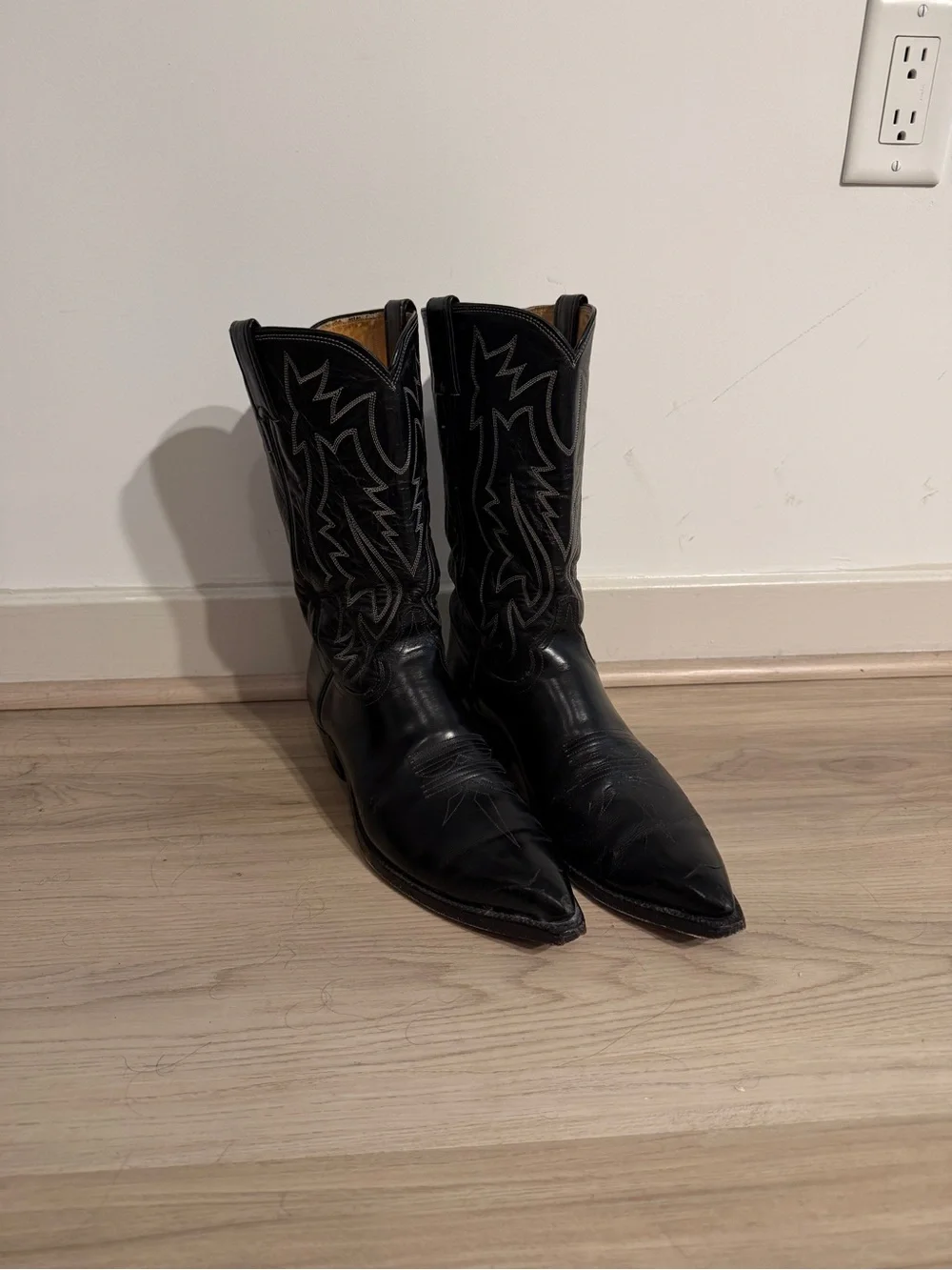 Justin Boots Black Snip-Toe Western Cowboy Boots